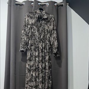 Elegant Black and White Patterned Dress